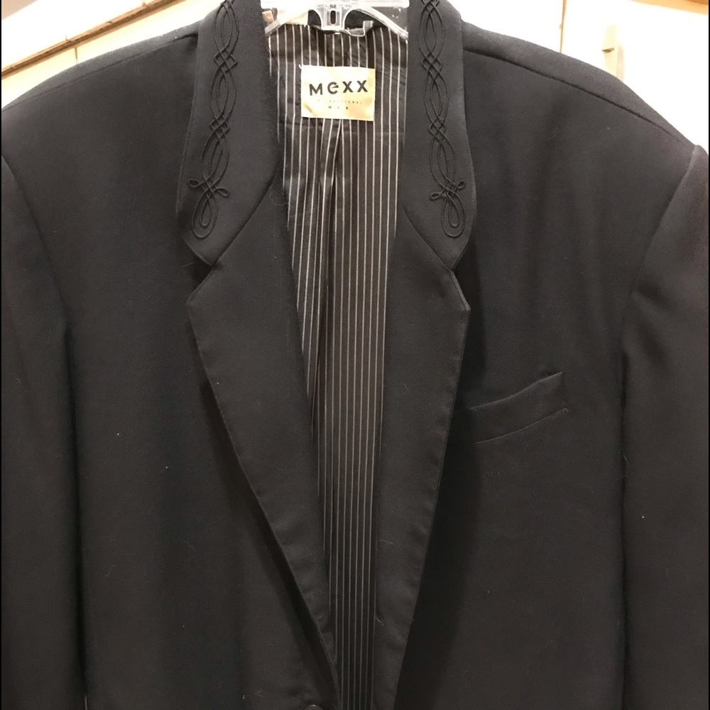 Vintage Mexx men’s black blazer. Detail on lapels is like no other.